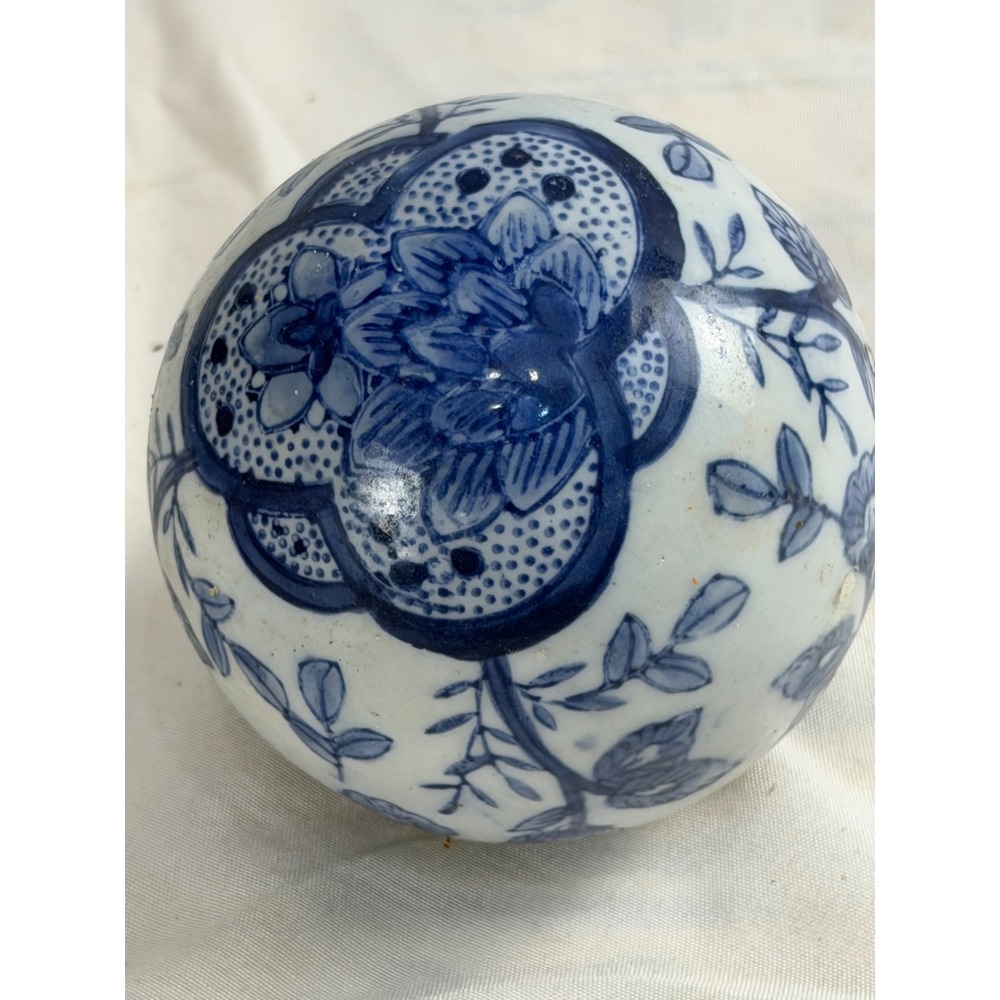 Blue and White Porcelain Carpet Ball Chinoiserie Floral Decorative Sphere